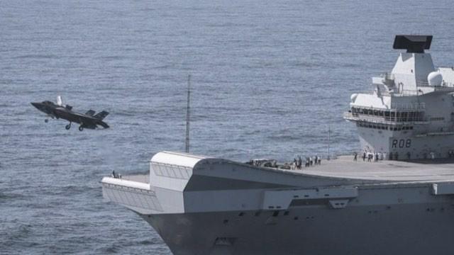 A Royal Navy Pilot landed a F-35B on HMS Queen Elizabeth for the firts time