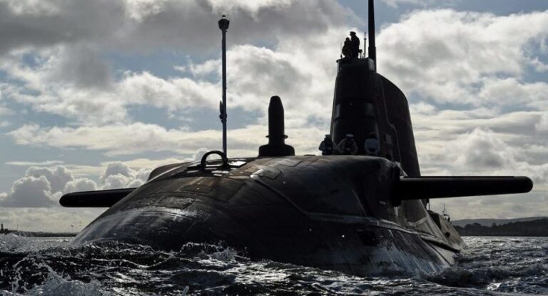 UK to Send Nuclear Submarine to the Persian Gulf, just like at Falkland