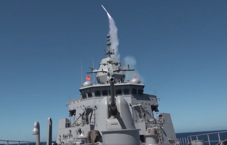 HMAS Arunta fires first ESSM missile