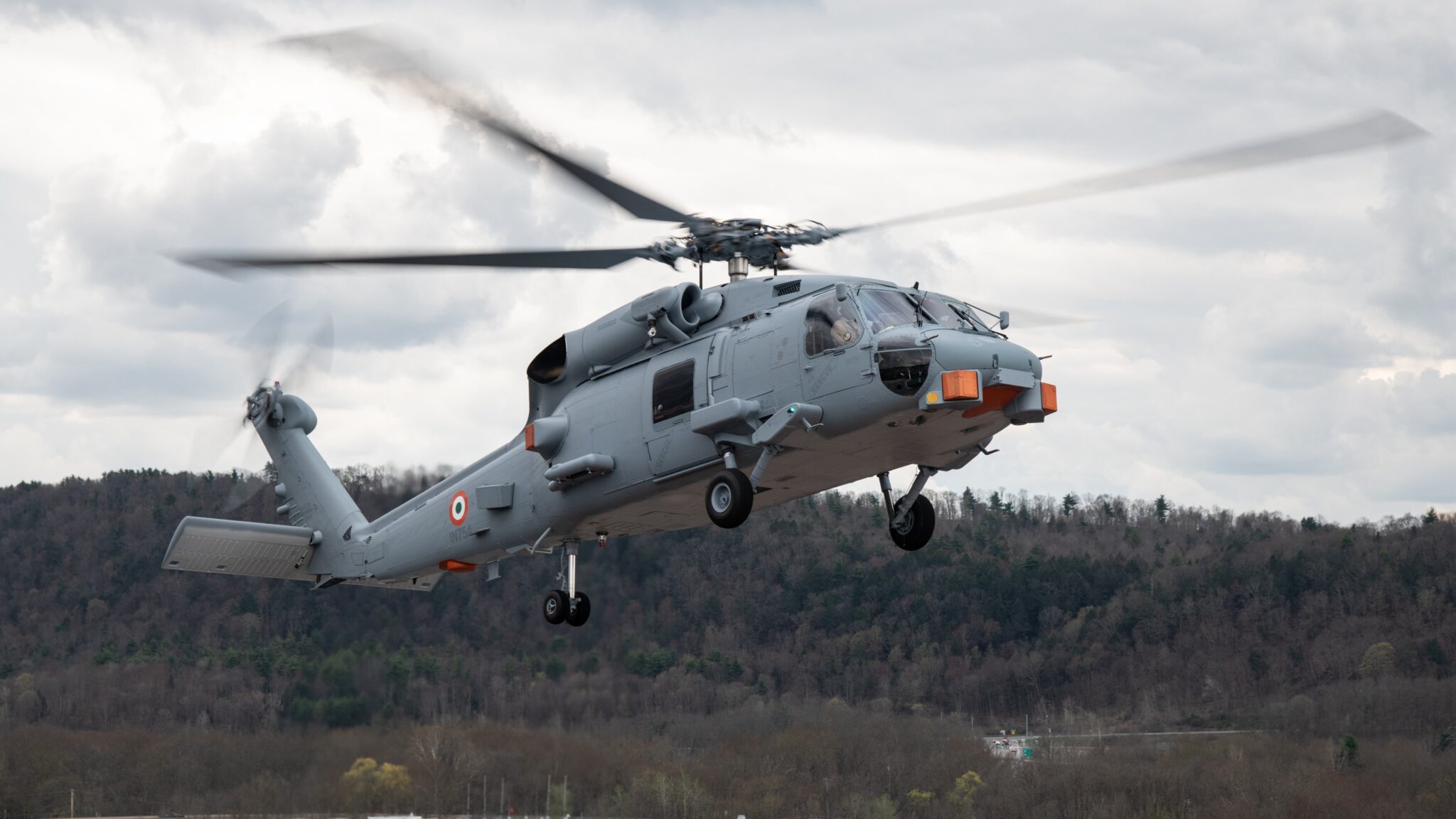 Us Navy Announces The First Flight Of Indian Navys Mh 60r Helicopter