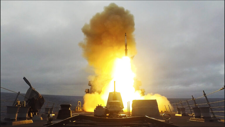 USS Paul Ignatius intercepts Ballistic Missile in cooperation with the Dutch frigate’s SMART-L MM radar
