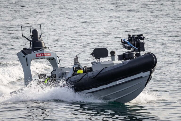 HMS Argyll conducts autonomous boat trials in first for Royal Navy