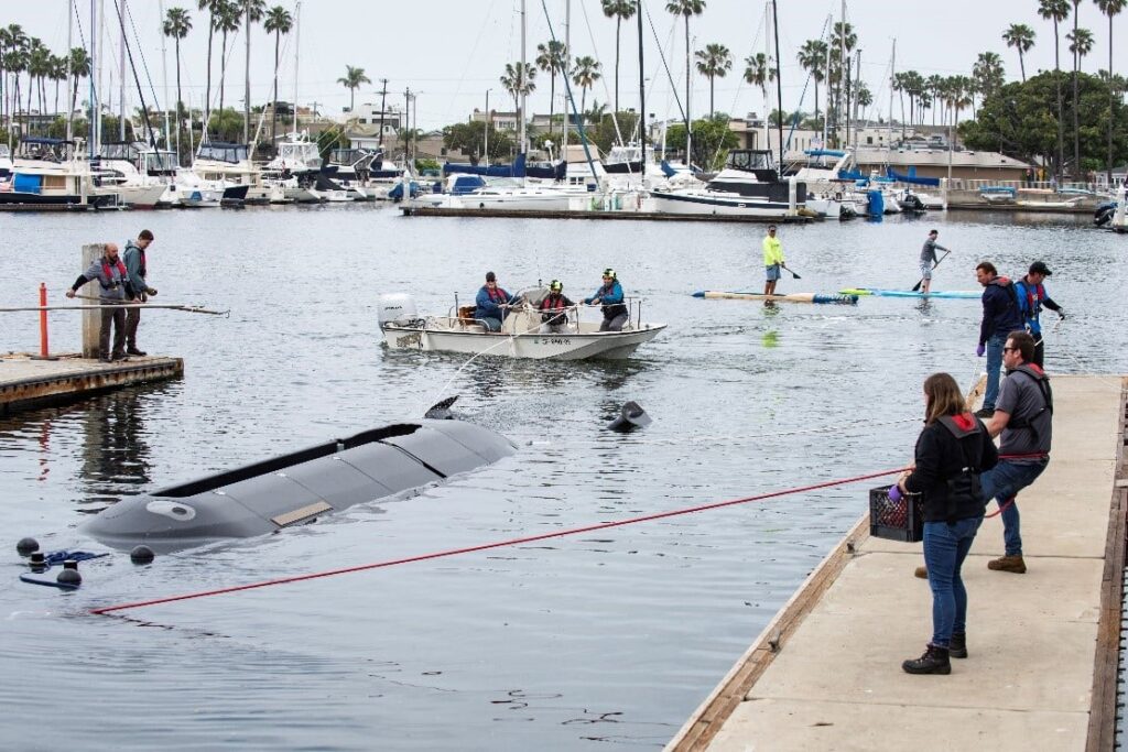 u.s. navy christens and conducts first in-water test of orca xluuv